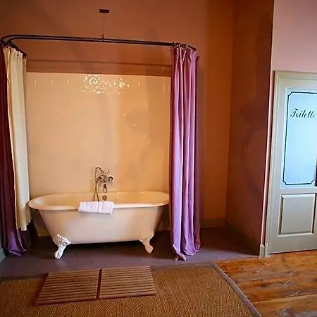 Le Domaine De La Fosse Hotel Saint-Gilles (Gard)